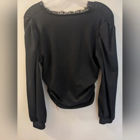 Clasi Contrast Lace Lantern Sleeve Tee - Picture 5 of 5